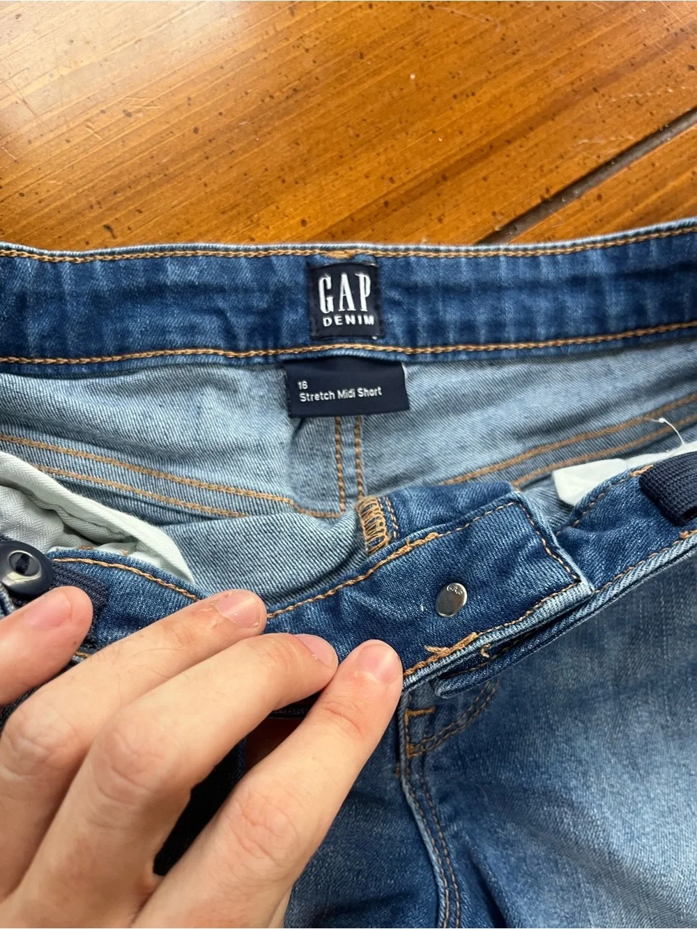 Gap Girls Size 16 Stretch Denim Midi Shorts Raw Hem Cutoffs EUC